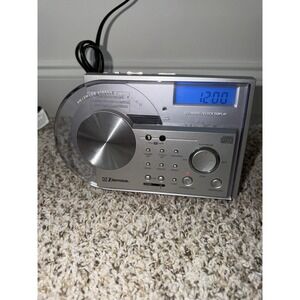 2004 Emerson AM FM CD Stereo Clock Radio CKD 2338 w/ Swinging Electronic Door